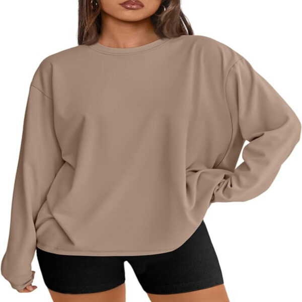 Trendy Queen Women’s Oversized Long Sleeve Crewneck T-Shirt in Khaki – Casual Y2K Fall Top for Women
